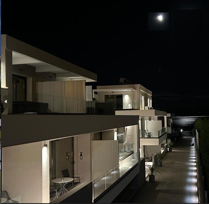 Sealuxe Living Aparthotel Nea Iraklitsa Екстериор снимка