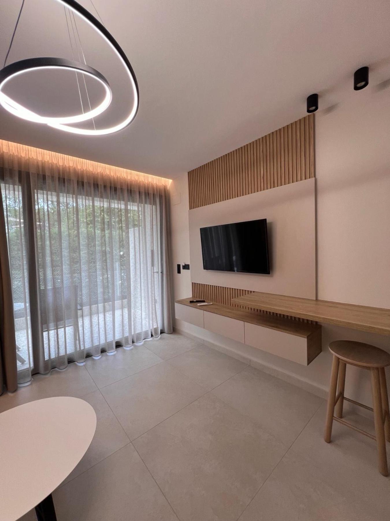Sealuxe Living Aparthotel Nea Iraklitsa Екстериор снимка