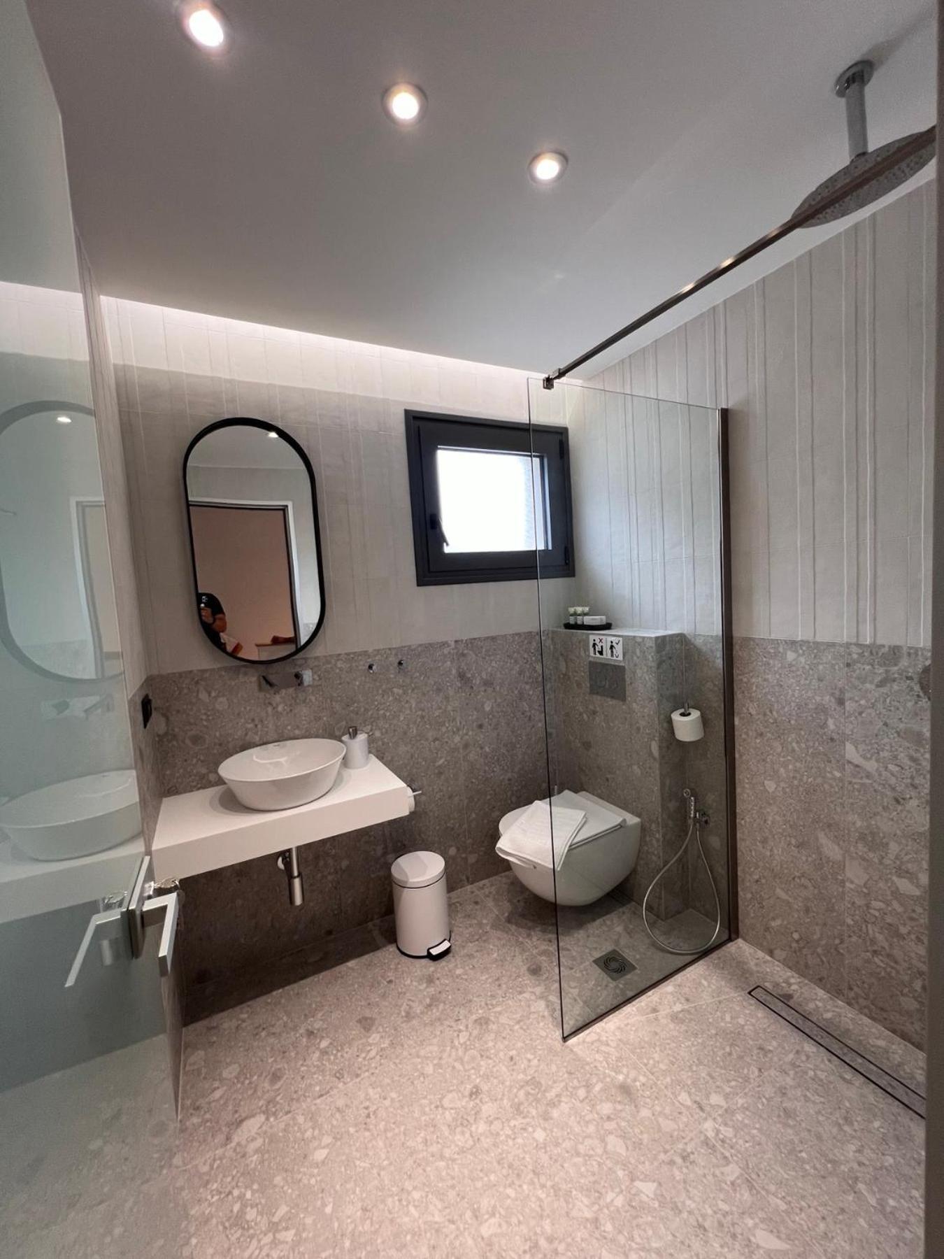 Sealuxe Living Aparthotel Nea Iraklitsa Екстериор снимка