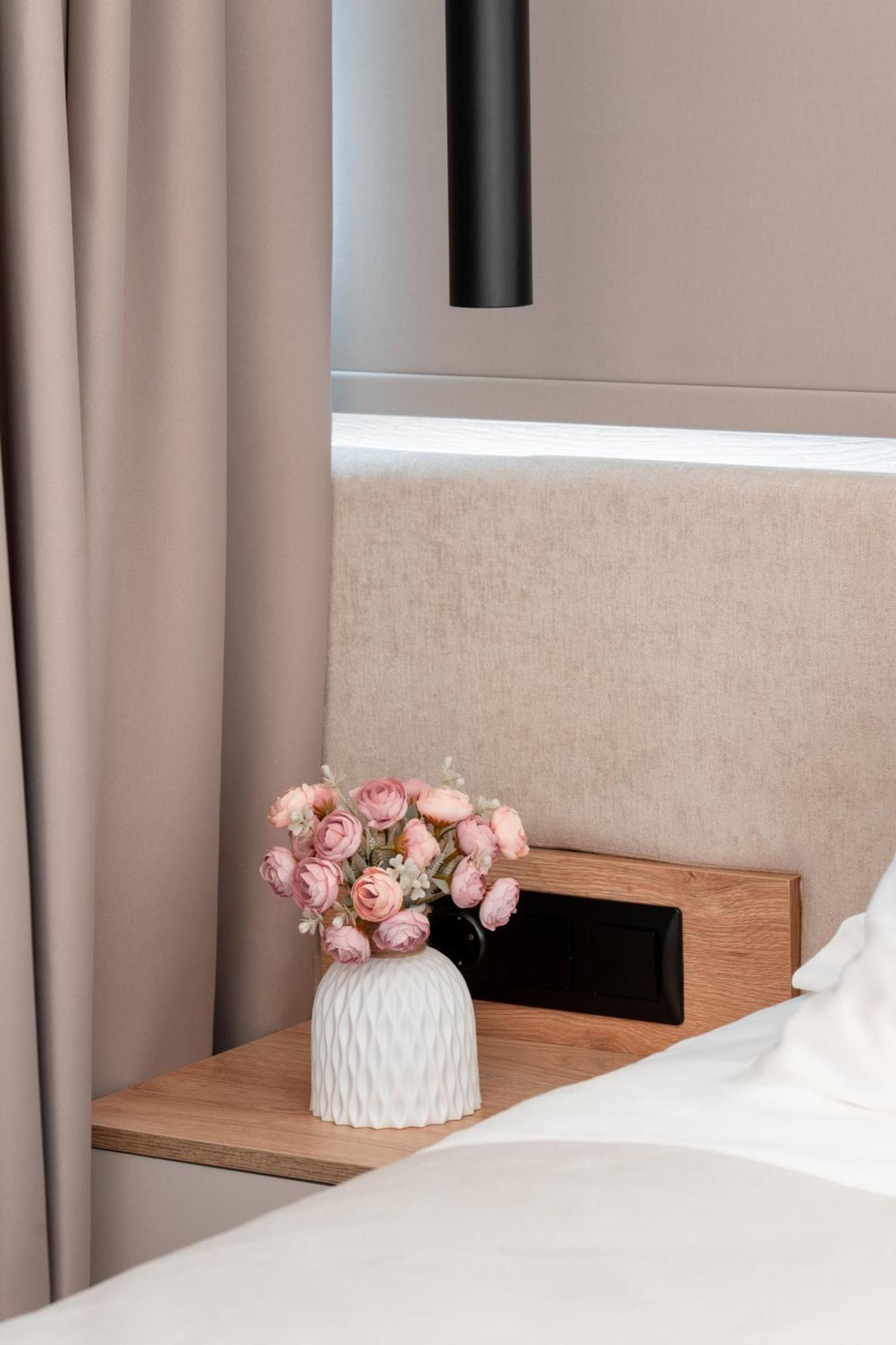 Sealuxe Living Aparthotel Nea Iraklitsa Екстериор снимка
