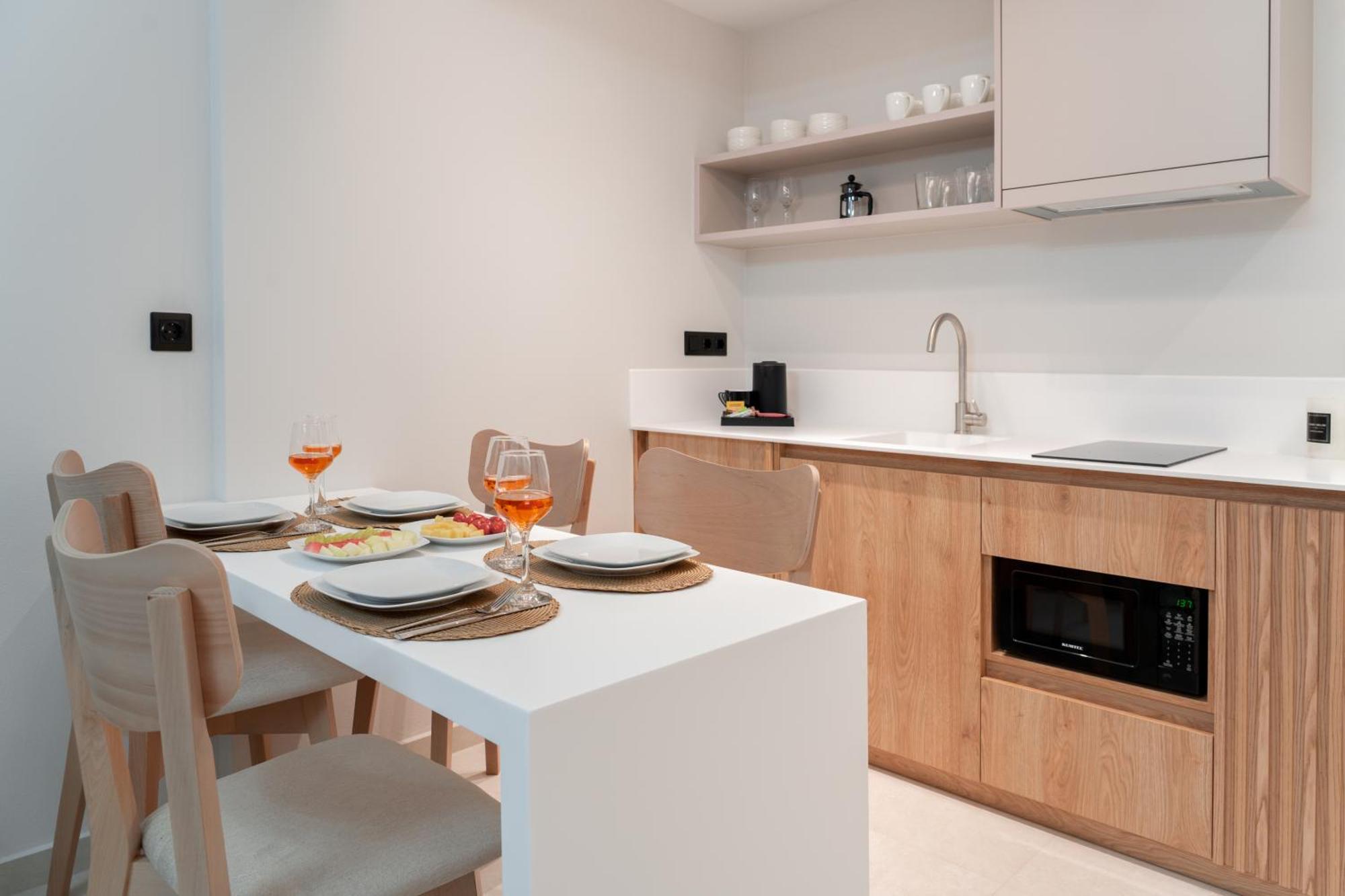 Sealuxe Living Aparthotel Nea Iraklitsa Екстериор снимка